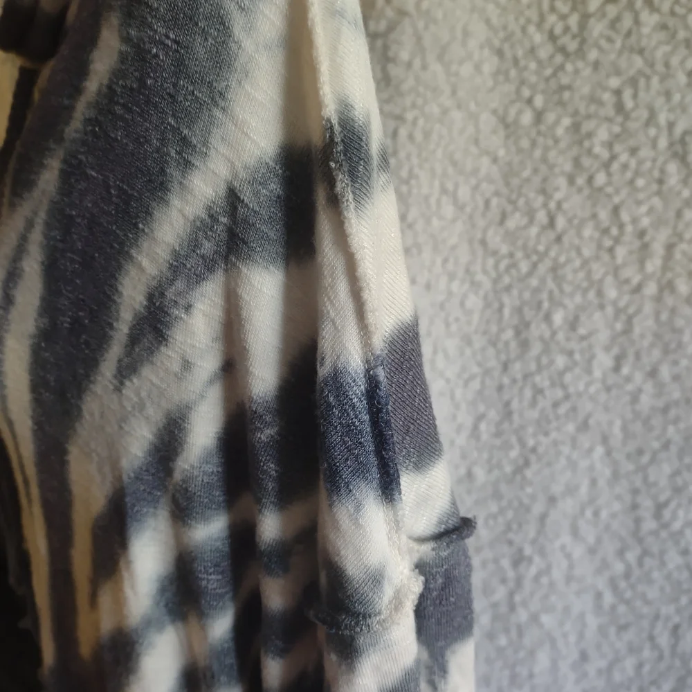 We the Free Oversized Tie Dye Sweatshirt sz XS - Picture 4 of 8